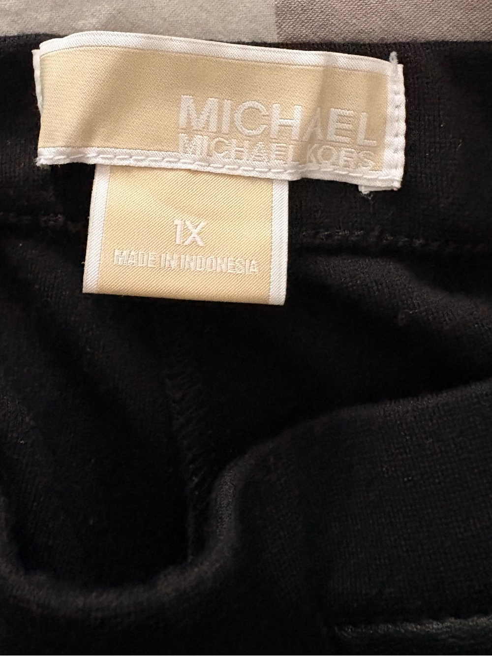 Michael Kors Black Faux Leather High-Rise Skinny Pants. Size 1X - Picture 4 of 4